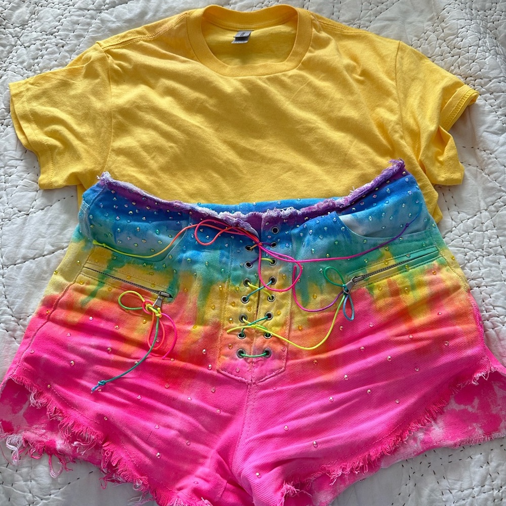 Taylor swift Eras outfit rainbow shorts